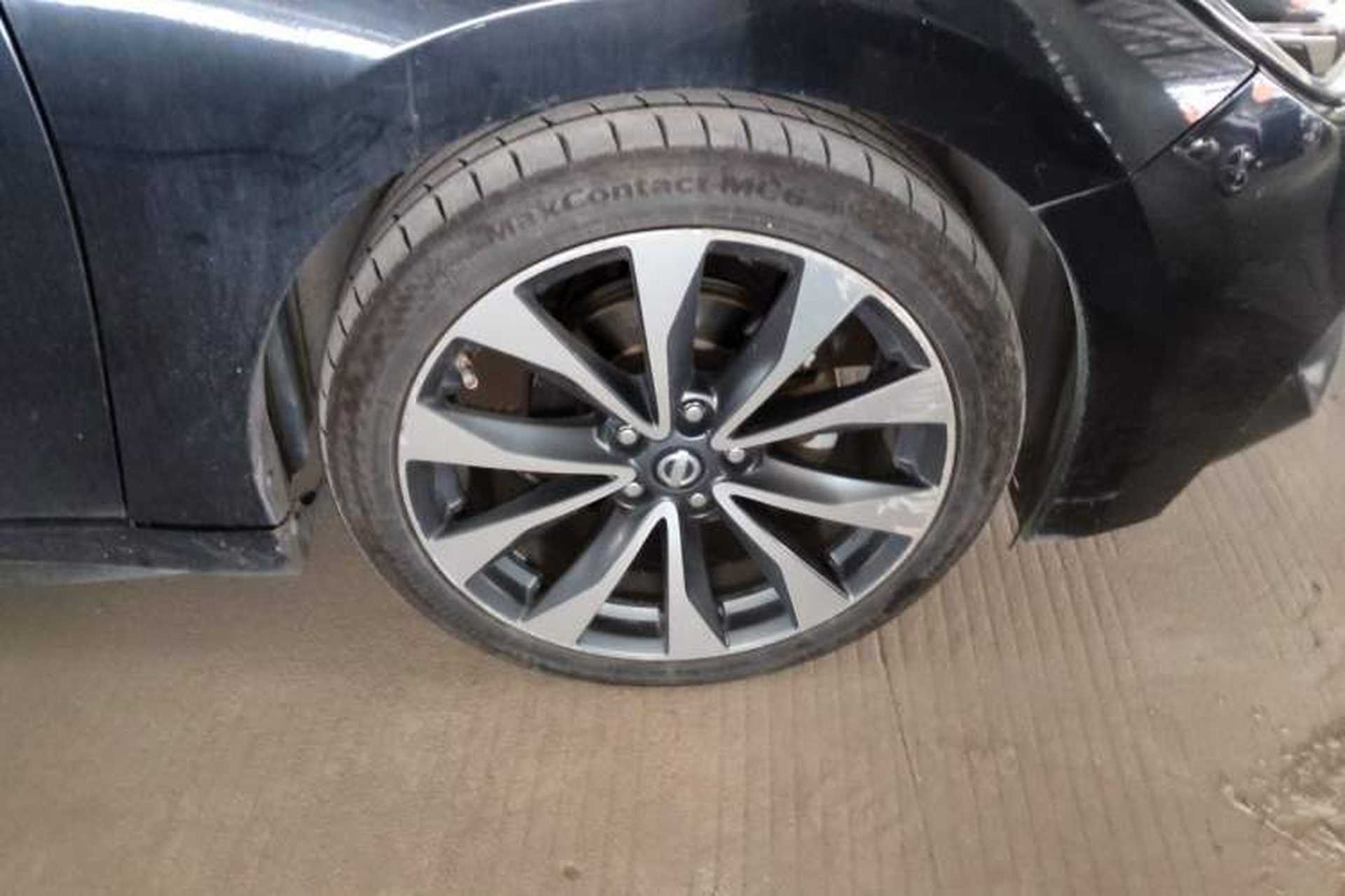 Used Nissan Maxima 2016 2.5L XV Ultimate Edition Right Front Wheel Hub