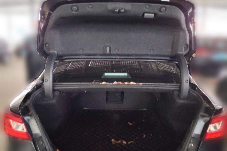 Used Nissan Maxima 2016 2.5L XV Ultimate Edition Trunk