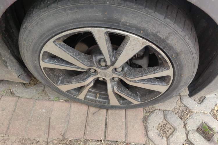 Used Nissan Maxima 2016 2.5L XL Luxury Edition Right Front Wheel Hub