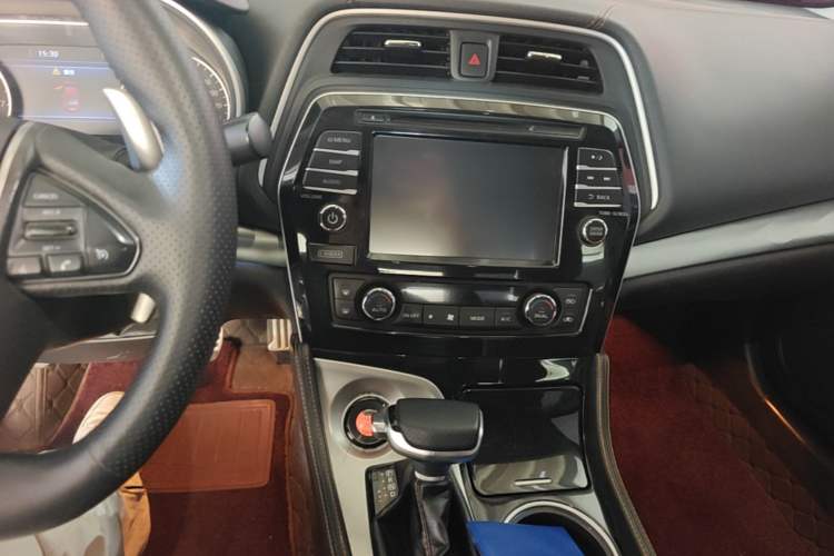 Used Nissan Maxima 2016 2.5L XV Ultimate Edition Audio And AC Panel