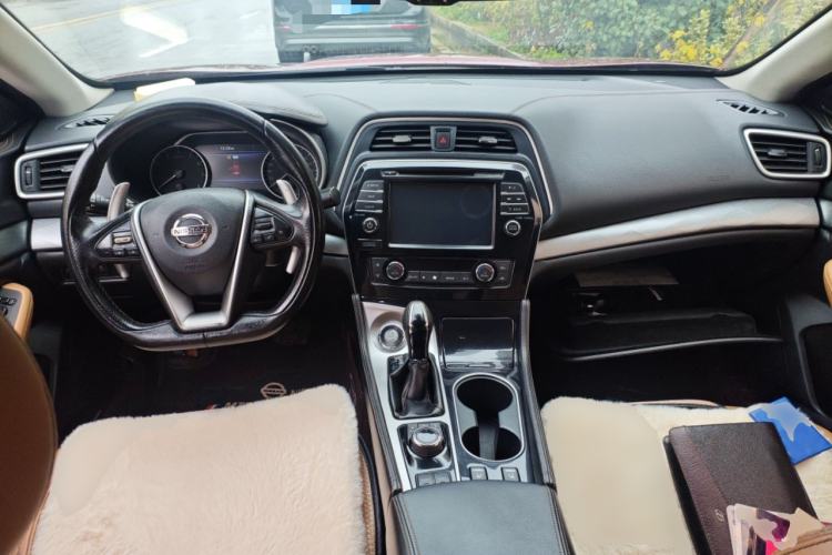 Used Nissan Maxima 2016 2.5L XL Luxury Edition Center Console