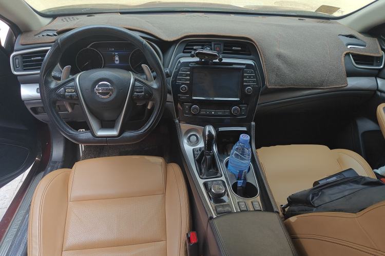 Used Nissan Maxima 2016 2.5L XE Elite Edition Center Console