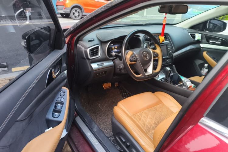 Used Nissan Maxima 2016 2.5L XV Ultimate Edition Driver Seat