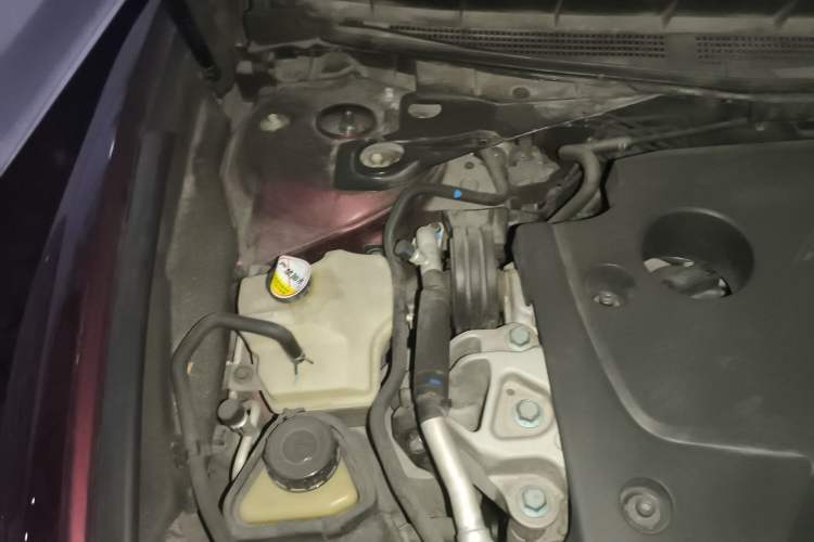 Used Nissan Maxima 2016 2.5L XV Ultimate Edition Engine Bay Right
