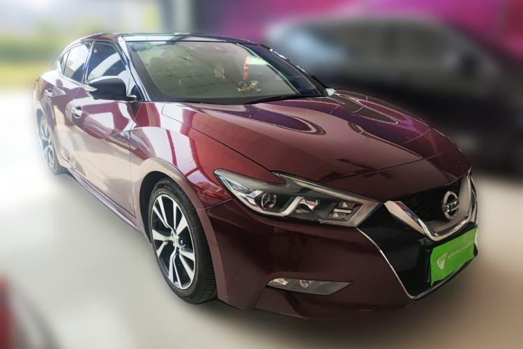 Used Nissan Maxima 2016 2.5L XL Luxury Edition Front Right 45 Deg