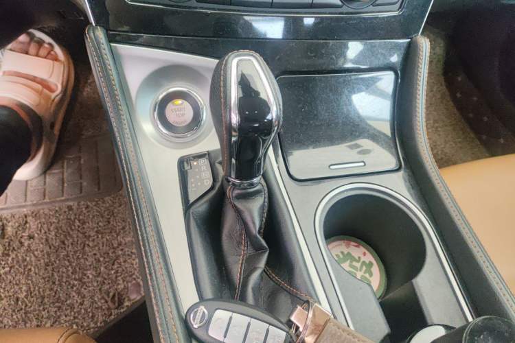 Used Nissan Maxima 2016 2.5L XL Luxury Edition Gear Lever