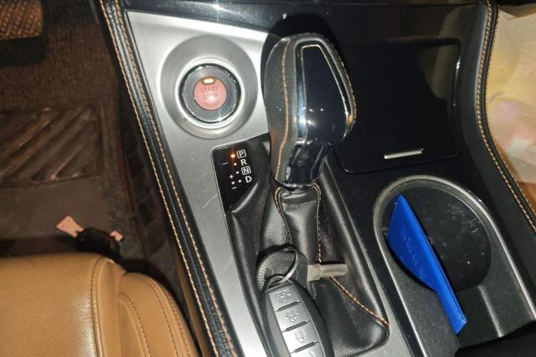 Used Nissan Maxima 2016 2.5L XL Luxury Edition Gear Lever