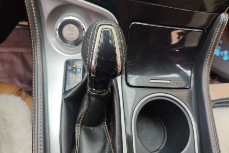 Used Nissan Maxima 2016 2.5L XL Luxury Edition Gear Lever