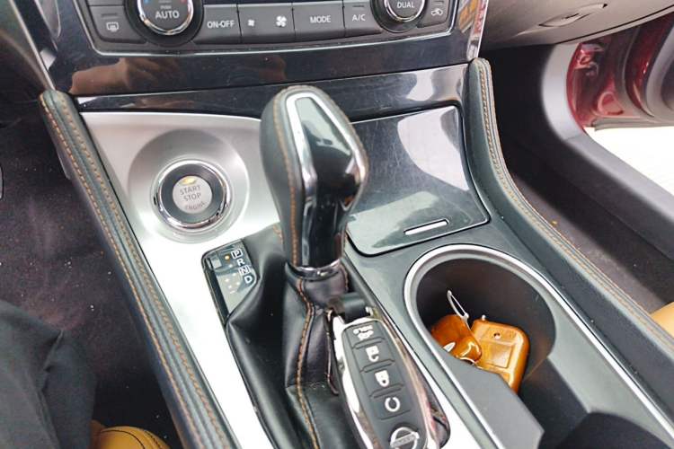 Used Nissan Maxima 2016 2.5L XL Luxury Edition Gear Lever