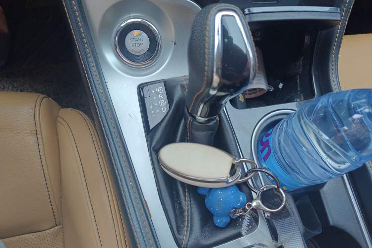 Used Nissan Maxima 2016 2.5L XE Elite Edition Gear Lever