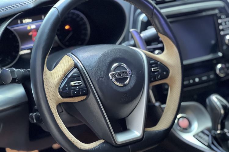Used Nissan Maxima 2016 2.5L XV Ultimate Edition Interior 2
