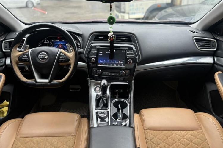 Used Nissan Maxima 2016 2.5L XV Ultimate Edition Interior 4