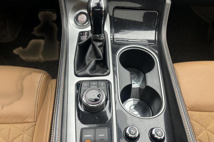 Used Nissan Maxima 2016 2.5L XV Ultimate Edition Interior 7