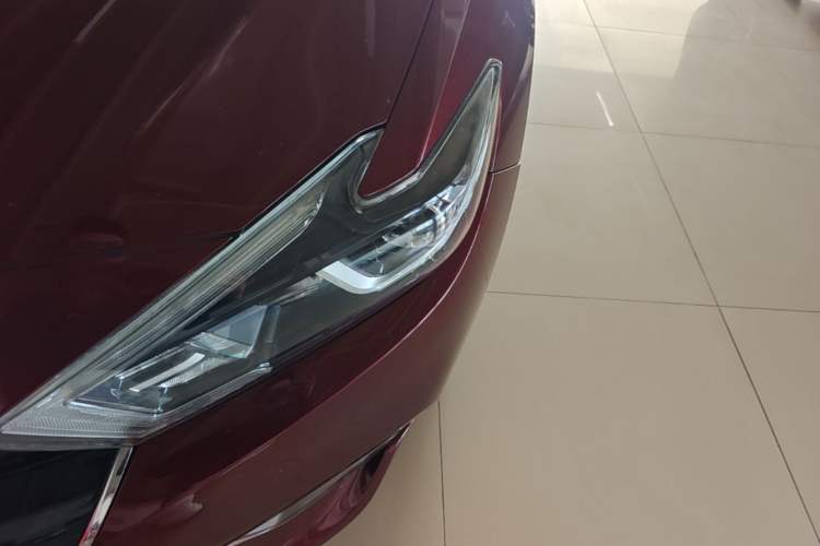 Used Nissan Maxima 2016 2.5L XV Ultimate Edition Left Front Headlight