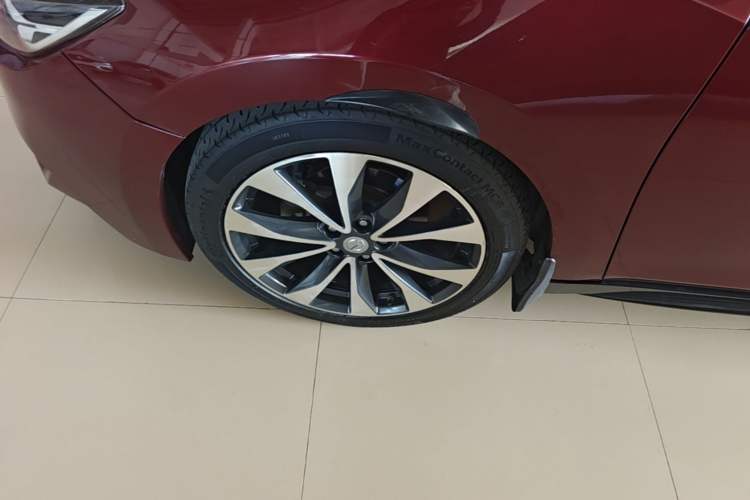 Used Nissan Maxima 2016 2.5L XV Ultimate Edition Left Front Wheel Hub
