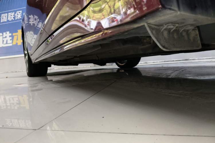 Used Nissan Maxima 2016 2.5L XV Ultimate Edition Left Side Sill