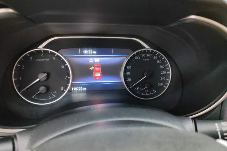Used Nissan Maxima 2016 2.5L XV Ultimate Edition Odometer Close Up