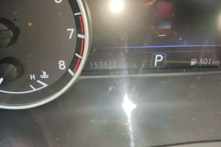 Used Nissan Maxima 2016 2.5L XV Ultimate Edition Odometer Close Up