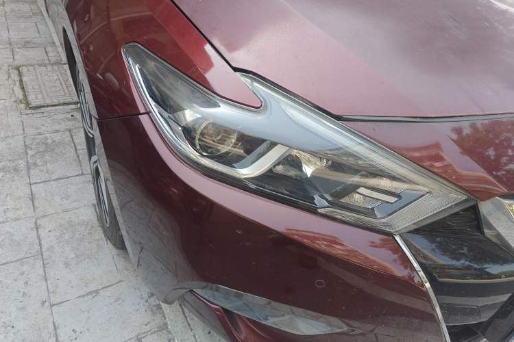Used Nissan Maxima 2016 2.5L XE Elite Edition Right Front Headlight