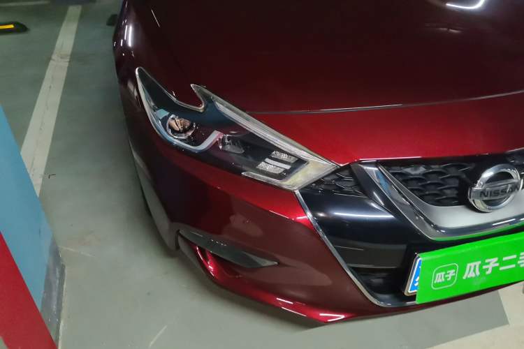 Used Nissan Maxima 2016 2.5L XV Ultimate Edition Right Front Headlight