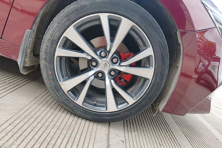 Used Nissan Maxima 2016 2.5L XL Luxury Edition Right Front Wheel Hub