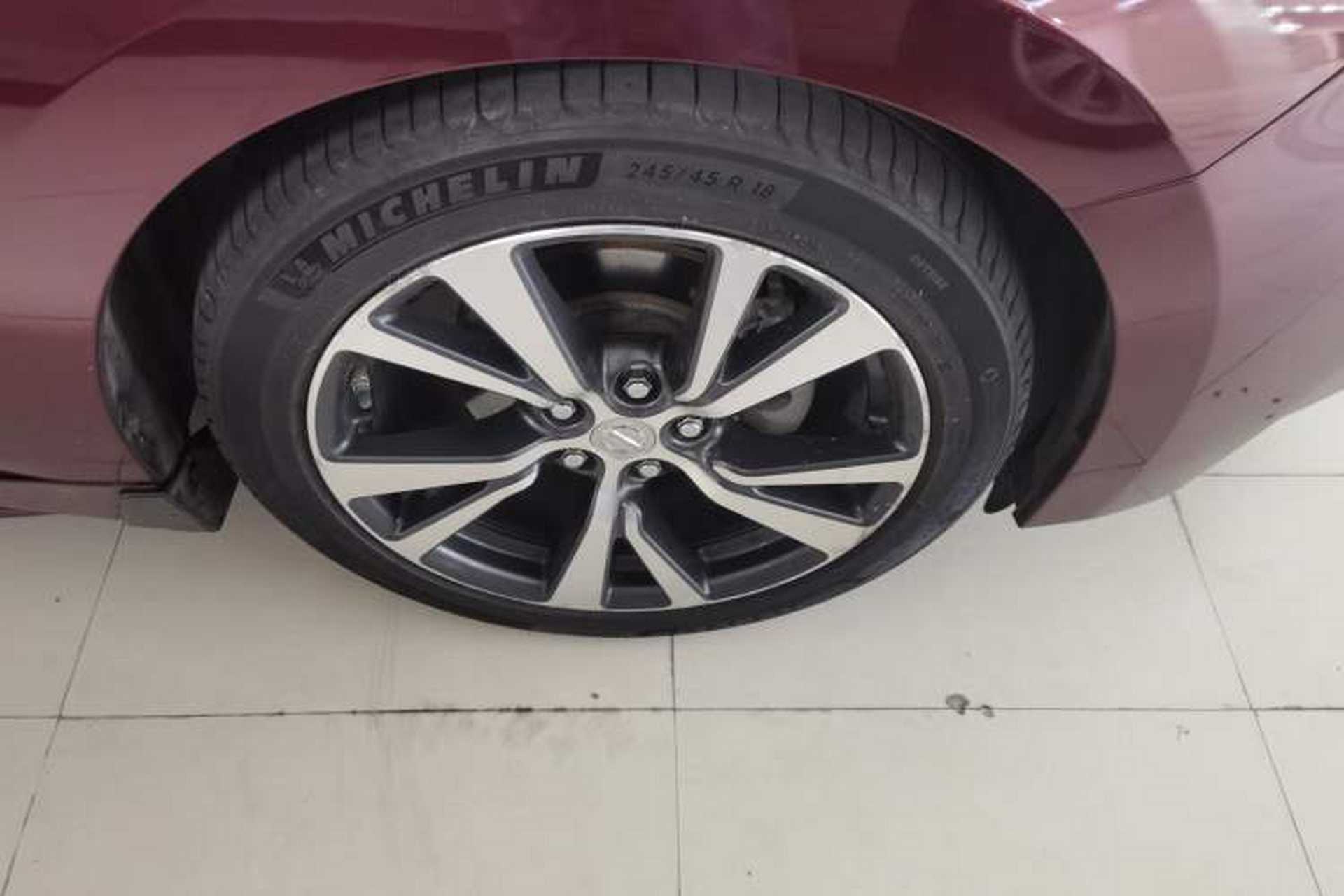 Used Nissan Maxima 2016 2.5L XL Luxury Edition Right Front Wheel Hub