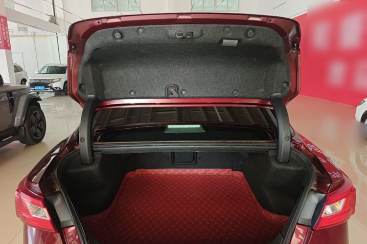 Used Nissan Maxima 2016 2.5L XV Ultimate Edition Trunk