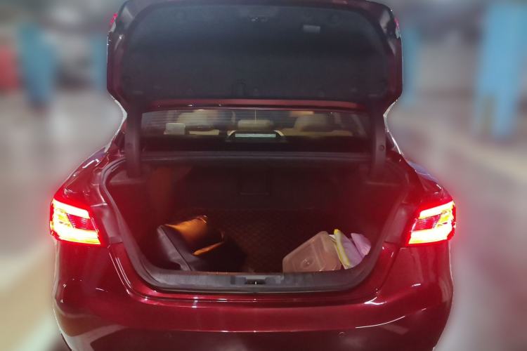 Used Nissan Maxima 2016 2.5L XV Ultimate Edition Trunk
