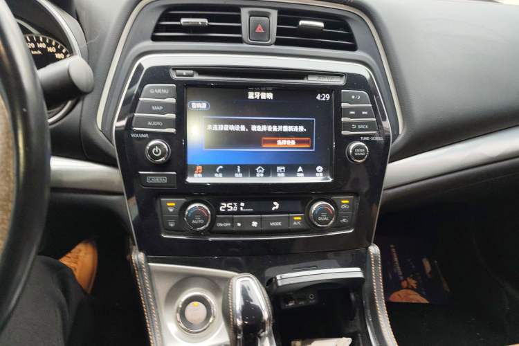 Used Nissan Maxima 2016 2.5L XV Ultimate Edition Audio And AC Panel
