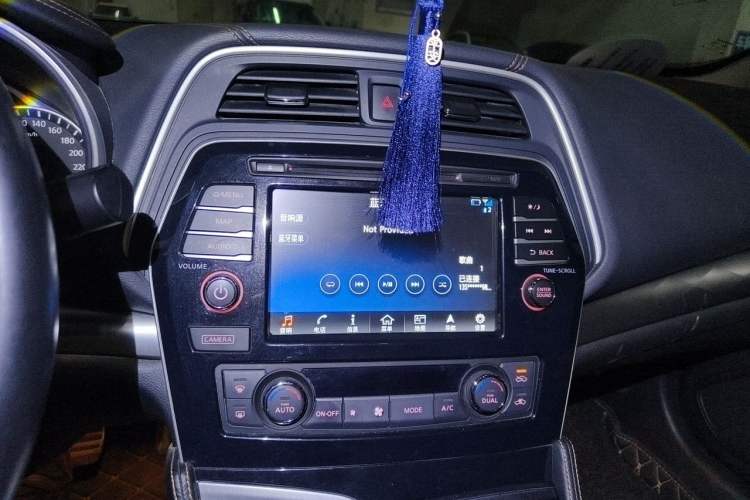 Used Nissan Maxima 2016 2.5L XV Ultimate Edition Audio And AC Panel