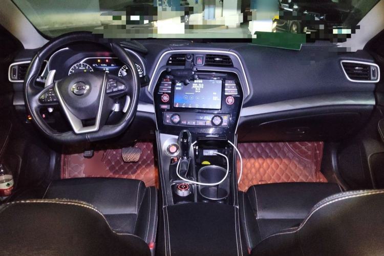 Used Nissan Maxima 2016 2.5L XL Luxury Edition Center Console