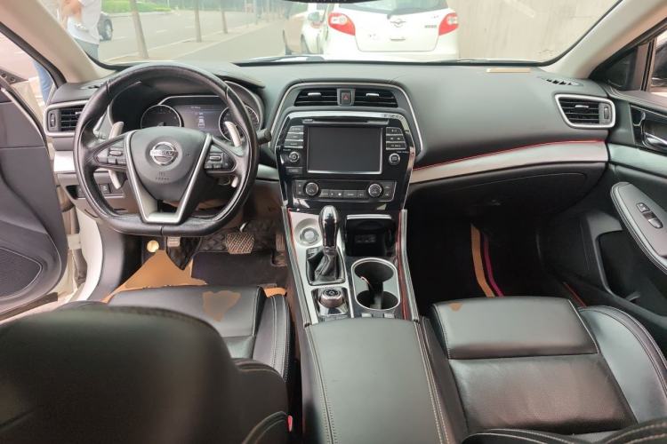 Used Nissan Maxima 2016 2.5L XL Luxury Edition Center Console