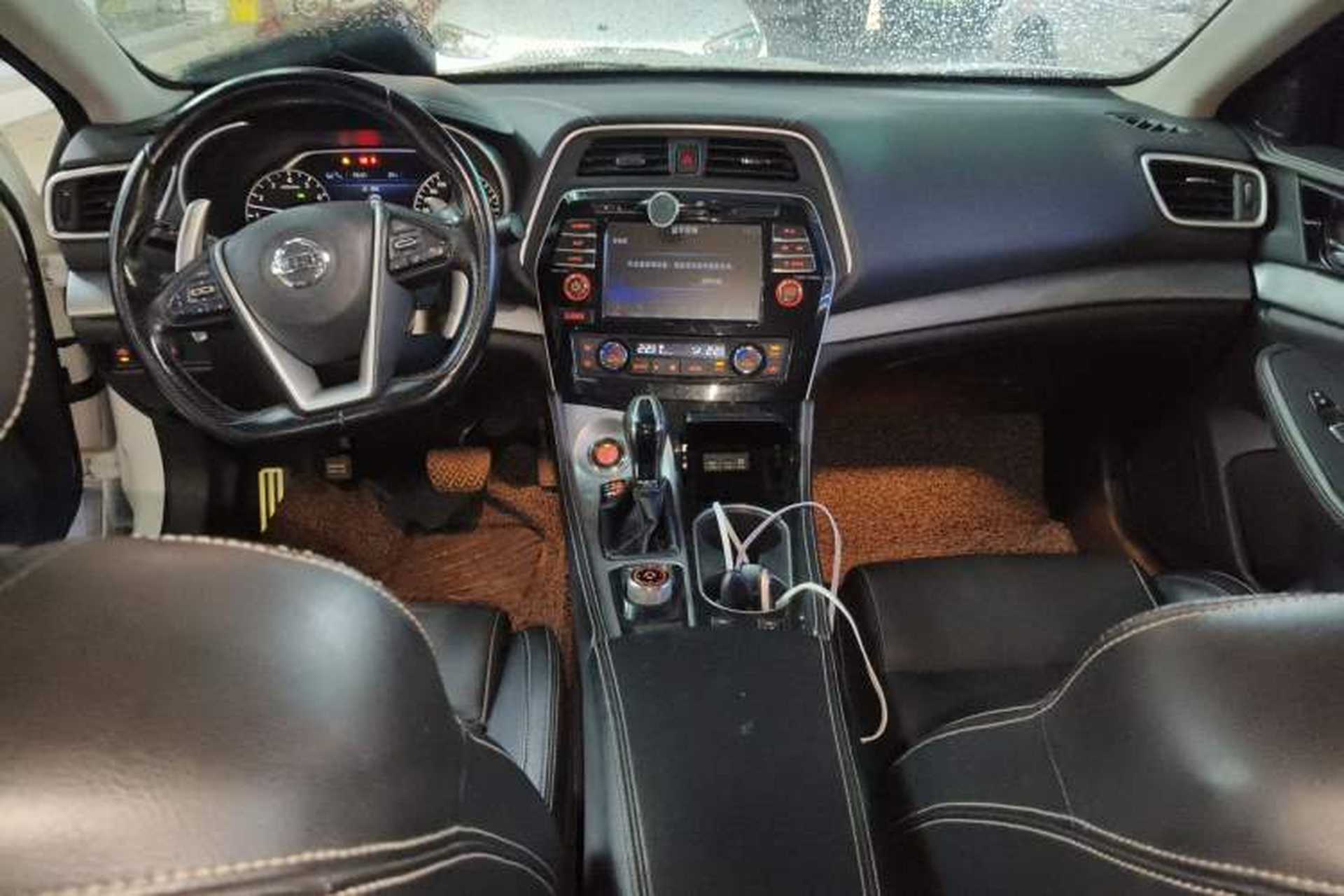 Used Nissan Maxima 2016 2.5L XL Luxury Edition Center Console