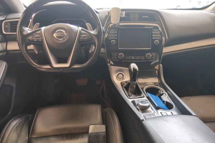 Used Nissan Maxima 2016 2.5L XL Luxury Edition Center Console