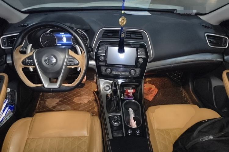 Used Nissan Maxima 2016 2.5L XV Ultimate Edition Center Console