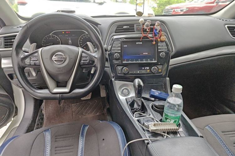 Used Nissan Maxima 2016 2.5L XL Luxury Edition Center Console