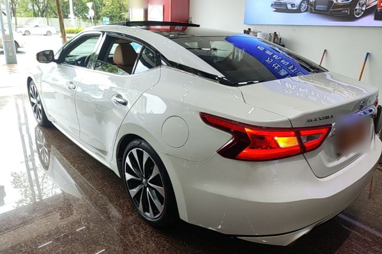 Used Nissan Maxima 2016 2.5L XV Ultimate Edition Exterior 2