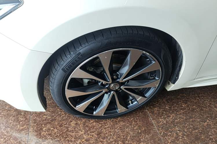 Used Nissan Maxima 2016 2.5L XV Ultimate Edition Exterior 4