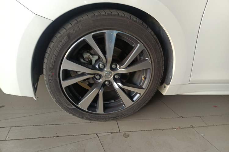 Used Nissan Maxima 2016 2.5L XL Luxury Edition Exterior 4