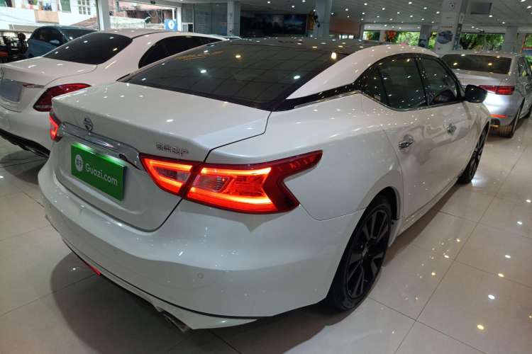 Used Nissan Maxima 2016 2.5L XL Luxury Edition Exterior 5