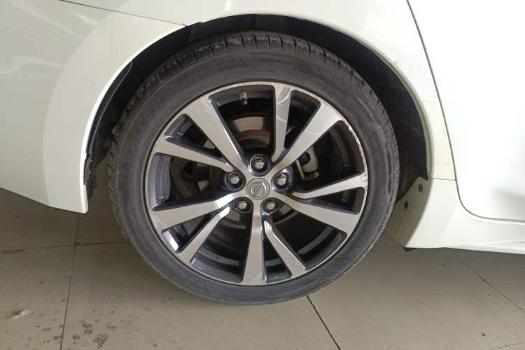 Used Nissan Maxima 2016 2.5L XL Luxury Edition Exterior 5