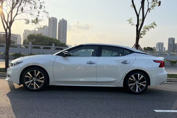 Used Nissan Maxima 2016 2.5L XL Luxury Edition Exterior 6