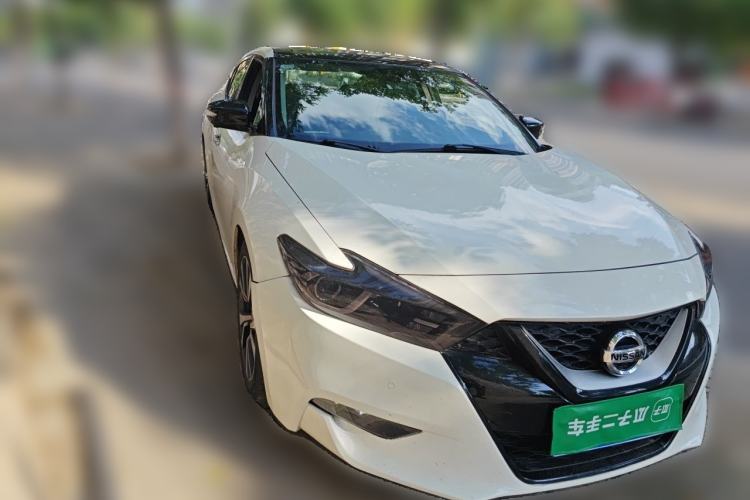 Used Nissan Maxima 2016 2.5L XL Luxury Edition Front Right 45 Deg