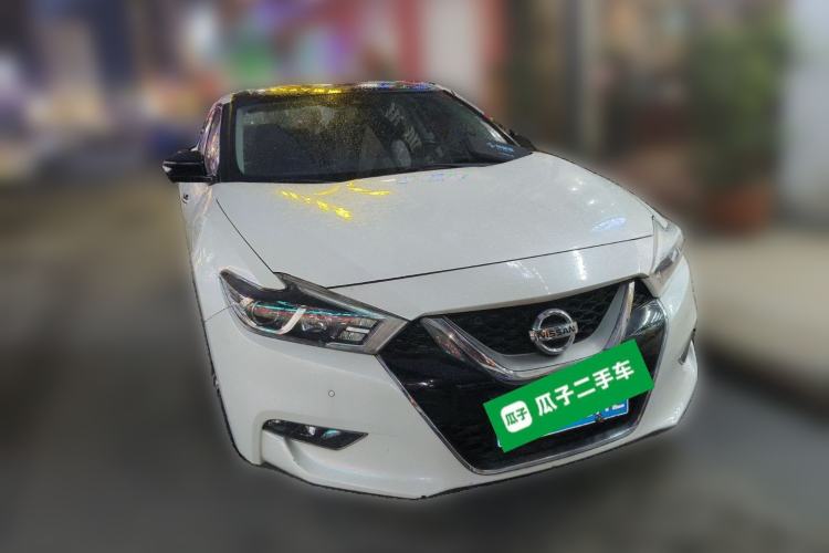 Used Nissan Maxima 2016 2.5L XL Luxury Edition Front Right 45 Deg
