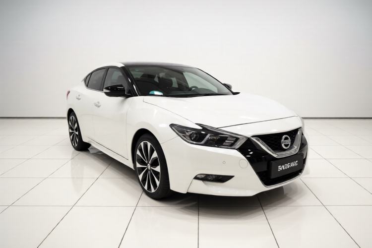Used Nissan Maxima 2016 2.5L XV Ultimate Edition Front Right 45 Deg