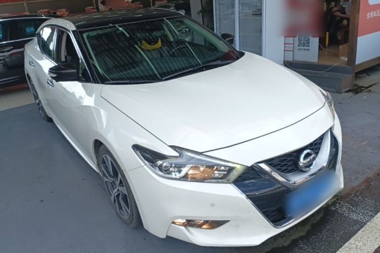 Used Nissan Maxima 2016 2.5L XL Luxury Edition Front Right 45 Deg