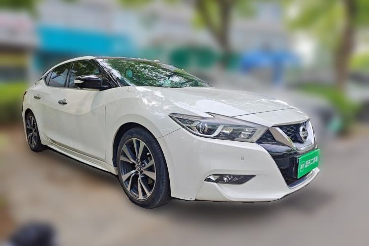 Used Nissan Maxima 2016 2.5L XL Luxury Edition Front Right 45 Deg