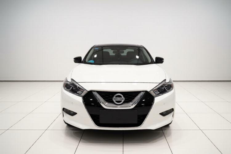 Used Nissan Maxima 2016 2.5L XV Ultimate Edition Front