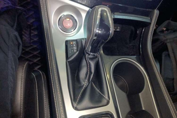 Used Nissan Maxima 2016 2.5L XL Luxury Edition Gear Lever