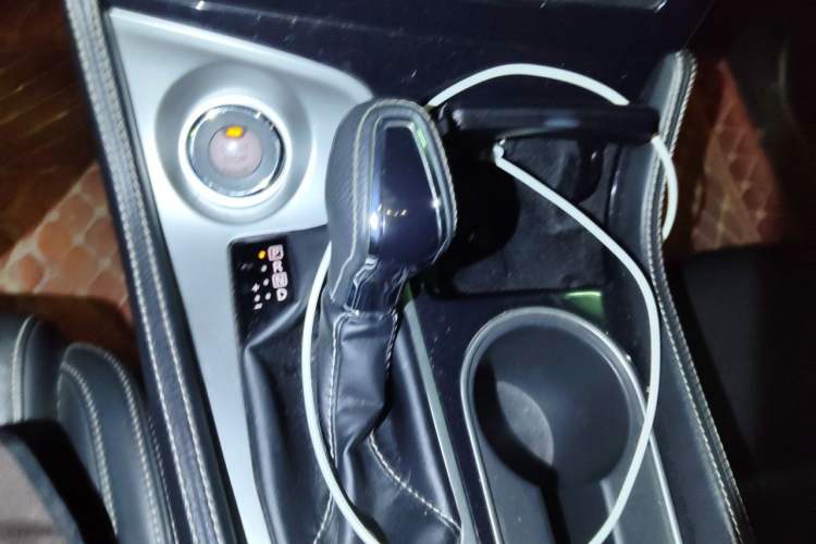 Used Nissan Maxima 2016 2.5L XL Luxury Edition Gear Lever